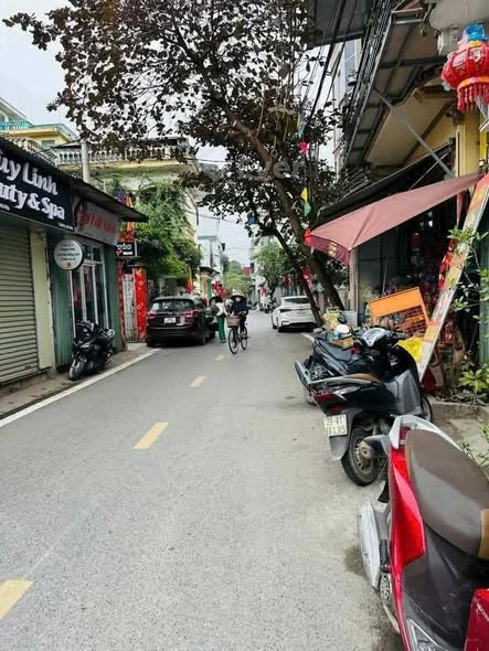 Bán căn hộ cc mới 6T Thang máy trung tâm Thị Trấn Phùng giá 9.9T.+ Diện tích 87m2