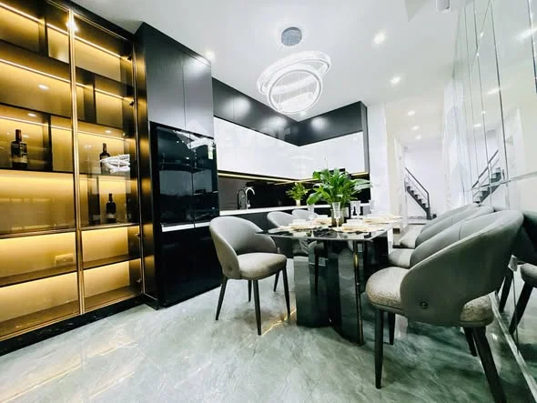 Bán nhà riêng 6 tầng có thang máy tại Trần Duy Hưng, Cầu Giấy