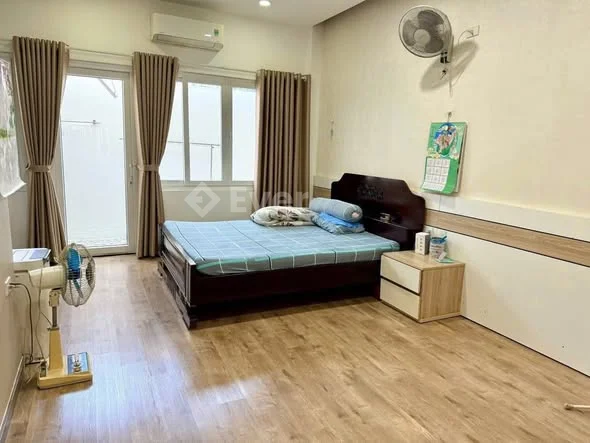 Bán nhà 3 tầng hiện đại tại KĐT Hà Quang 1, Nha Trang