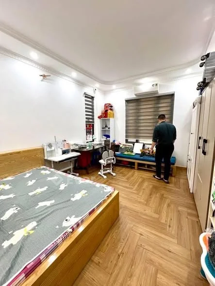 KIM NGƯU - HBTNhà đẹp vuông vắn, nở hậu6 tầng, thang máy, ngõ Ô tôDiện tích: 41M