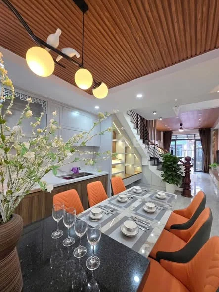 chào bán căn nhà 4 tầng 2mk trước sau Phạm Nhữ Tăng.Dt đất: 75m, nhà hướng Đông Nam