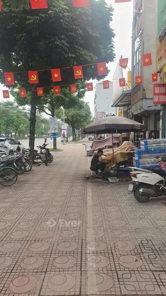 Bán nhà mặt phố Ngô Gia Tự, 81/100m2, vị trí đẹp, vỉa hè rộng, kinh doanh cực tốt. Giá bán 23 tỷ