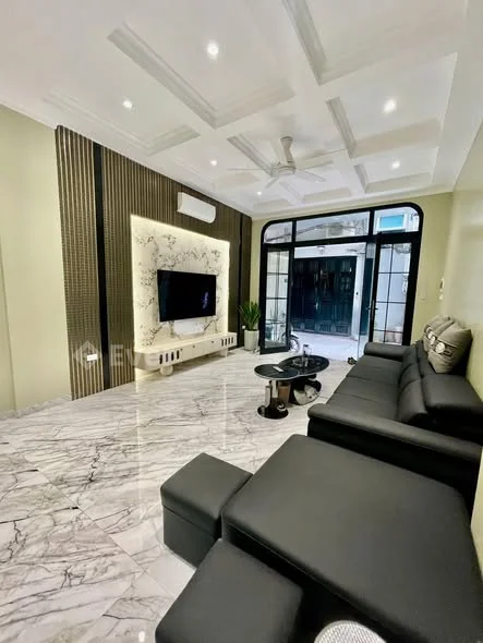 PHẢI NÓI LÀ ĐỨNG TRƯỚC CĂN NHÀ NHÌN CÁI MẶT TIỀN THÔI THẤY ĐẲNG CẤP RỒI