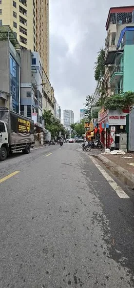 Cần bán gấp nhà đẹp mặt ngõ Vương Thừa VũVị trí vàng, đầu phố Vương Thừa Vũ