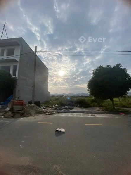 Hàng víp khó tìm lên sóng 3 lô liền kề khu ĐÔ THỊ THANH HÀ . Mặt 15m, dt 300m2