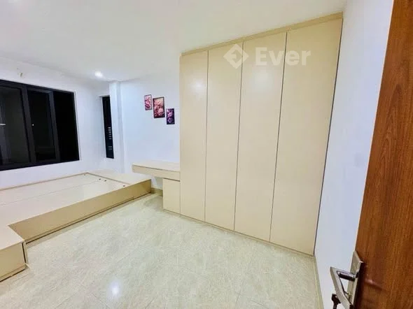SỐC – 7 TỶ / 60m² – Ô TÔ 45 CHỖ ĐỖ CỔNG – HOÀNG MAI
