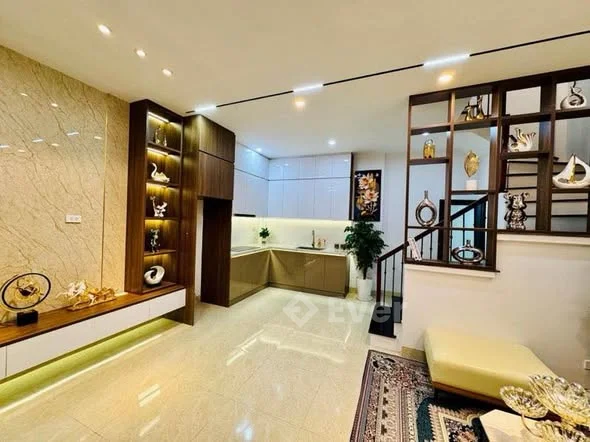 SỐC – 7 TỶ / 60m² – Ô TÔ 45 CHỖ ĐỖ CỔNG – HOÀNG MAI