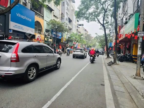 MẶT PHỐ LẠC TRUNG – 2 MẶT TIỀN – VỪA Ở VỪA HÁI RA TIỀN