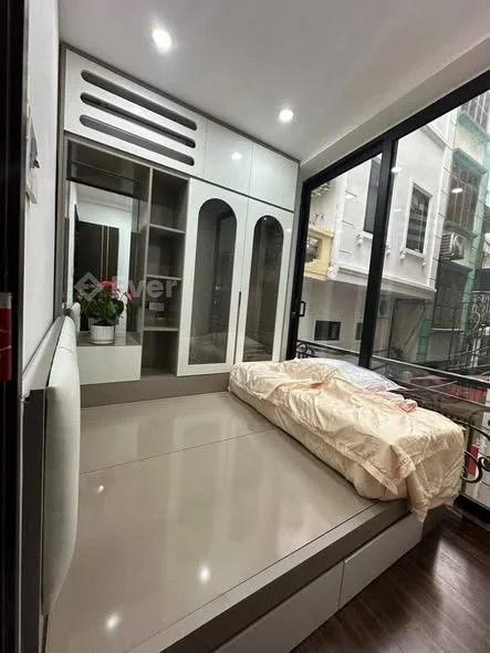 4,25 TỶ - PHỐ NGUYỄN CÔNG TRỨ - LÔ GÓC - 20M RA MẶT PHỐ NGÕ THOÁNG KINH DOANH