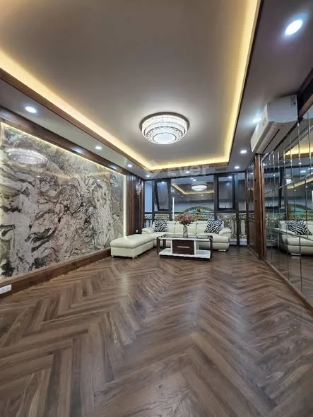 NHÀ 8 TẦNG THANG MÁY - GARA ÔTÔ - TRƯỚC NHÀ ÔTÔ TRÁNH- NHÀ MỚI ĐẸP CHỦ TẶNG FULL NỘI THẤT