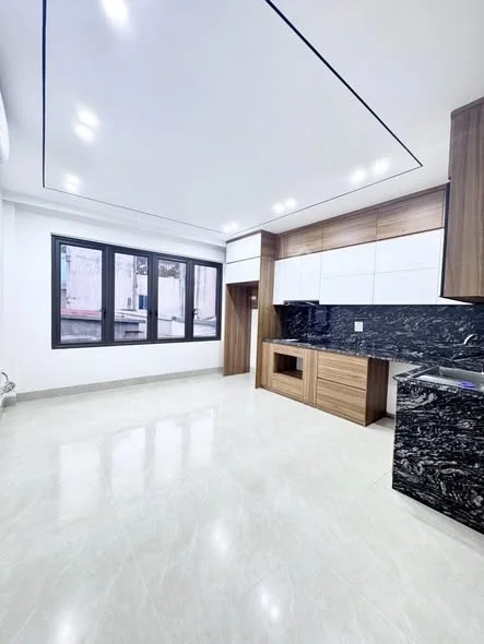 NGUYỄN LAM LONG BIÊN – 6 TẦNG THANG MÁY – FULL NỘI THẤT – MẶT TIỀN ĐẸP - Thỏa thuận - 40m²