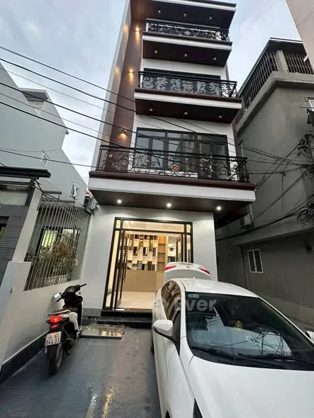 Bán nhà 4 tầng full nội thất tại phố Ký Con, Quảng Ninh