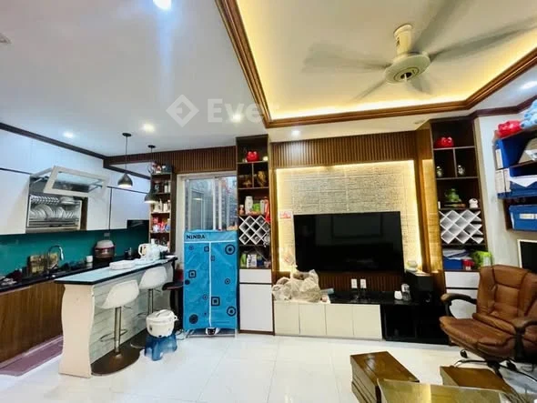 Nhà đẹp 5 tầng phố Trần Cung - Cơ hội an cư lý tưởng