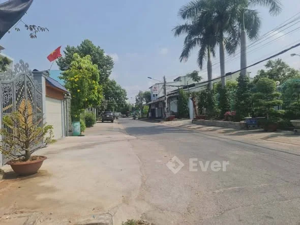 Bán Nhà Mặt Tiền Gần Trung Tâm Y Tế Dĩ An