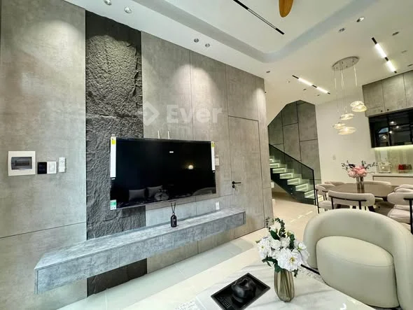 Nhà 3 tầng mới xây gần biển Nguyễn Tất Thành