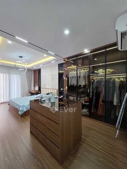 NGÕ PHỐ TRẠM – 7 TẦNG THANG MÁY – GARA Ô TÔCách mặt phố chỉ 1 nhà