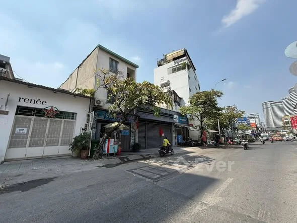 BÁN NHÀ MẶT TIỀN 126 NGÔ TẤT TỐ – BÌNH THẠNH• Địa chỉ: 126 Ngô Tất Tố, Phường 22, Quận Bình Thạnh