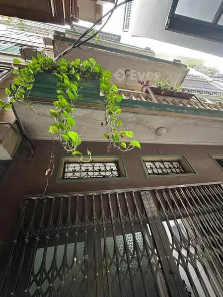 BÁN NHÀ - TRUNG TÂM MAI ĐỘNG - LĨNH NAM Vị Trí Đẹp -ngõ thông rộng