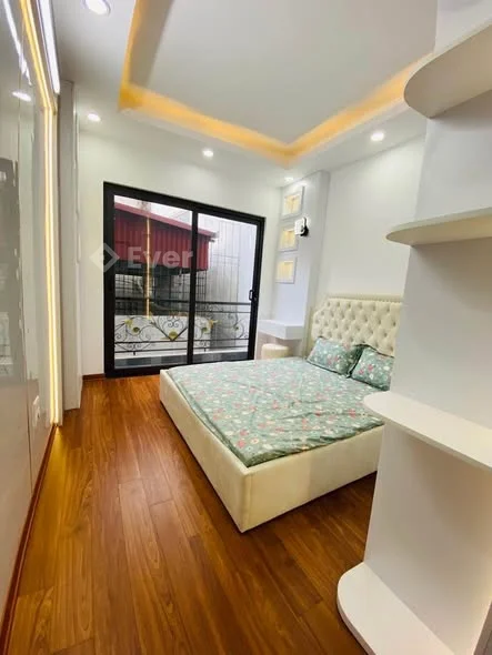 pháp lý sạch- chủ cần bán căn nhà 170m2 X 6 Tầng - tại lạc long quân- xuân la - tây hồ