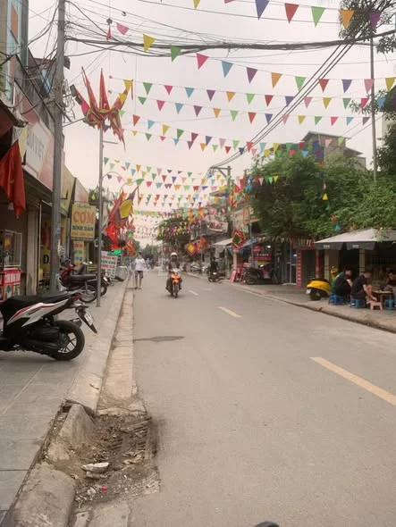 Chủ cần bán gấp căn nhà 5 tầng - Kiều Mai - 50m ra mặt đường Hồ Tùng Mậu - Ô tô trách - 8,x tỷ