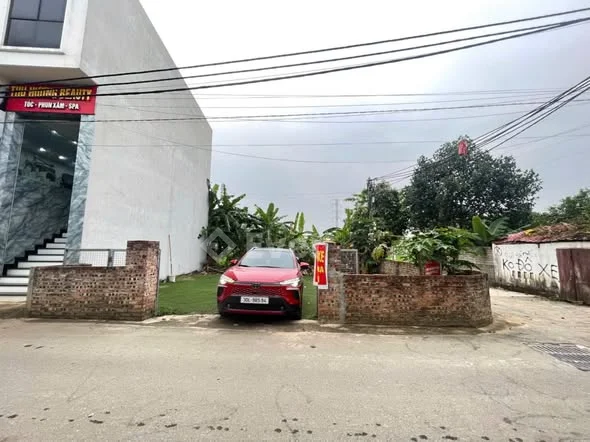 LÔ GÓC TRỤC CHÍNH – THÔN 3 TÂN XÃ• Diện tích: 106m²• Lô góc 2 mặt thoáng, cực kỳ đẹp