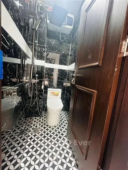 Trung Tâm Đống Đa-Nguyễn Lương BằngNhà 4 tầng 3 ngủ đủ công năngLiên Hệ : 0912825***