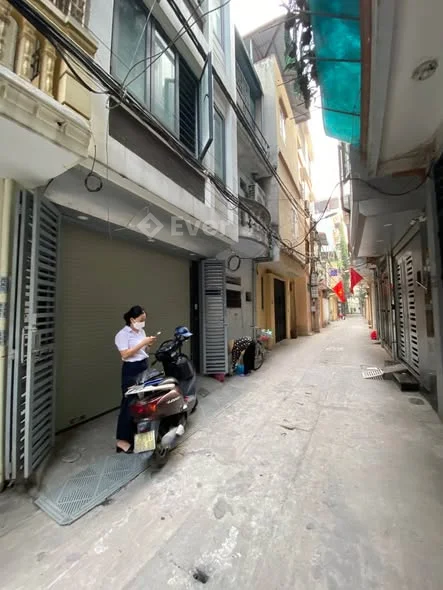 Xuân Phương - 5.3 tỷ - 32m2 - Ô tô đỗ cổng - Nhà dân xây Ô tô đỗ cổng Nhà 5 tầng dân xây kiên cố