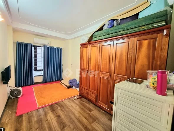 Xuân Phương - 5.3 tỷ - 32m2 - Ô tô đỗ cổng - Nhà dân xây
Ô tô đỗ cổng
Nhà 5 tầng dân xây kiên cố