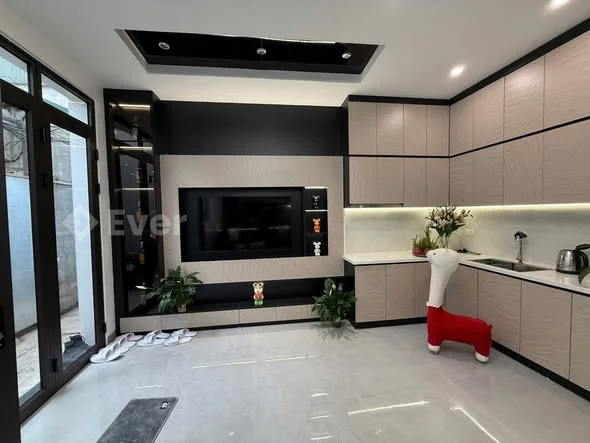 Bán nhà mới đẹp 28m, đầy đủ nội thất, chỉ 6.XX tỷ