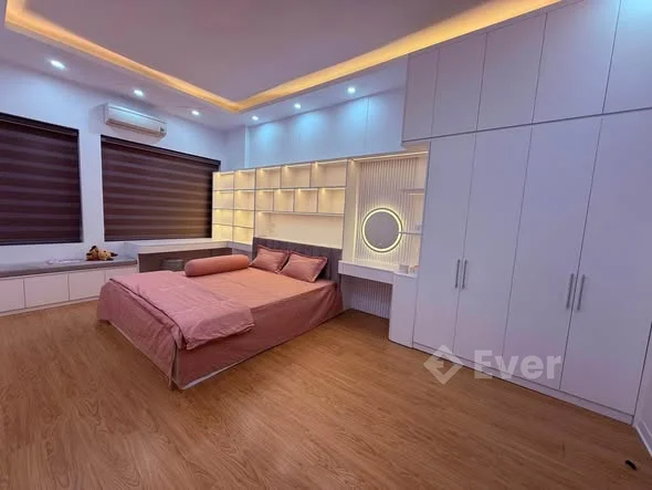 Nhà Quan Hoa Cầu Giấy – 5 tầng đẹp, cách phố