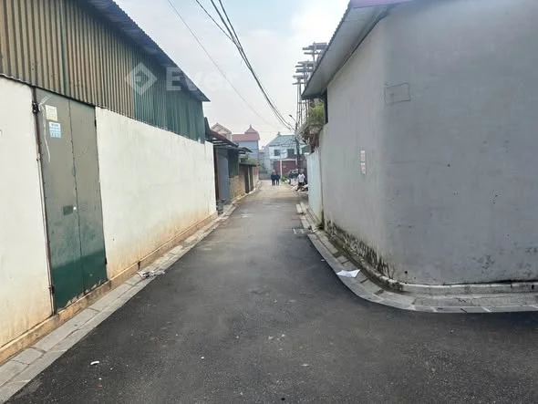 Chính chủ gửi bán lô đất ở Xuân Nộn - Đông Anh. - Diện tích : 72m2 full thổ cư vuông vắn - mặt tiền