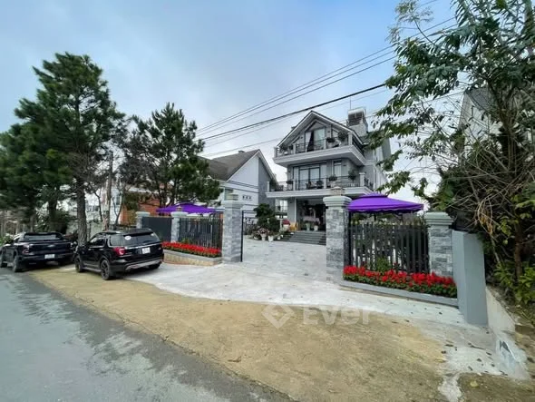 BÁN NHÀ SRXD HOÀN CÔNG KQH ĐÔNG TĨNH P8 TP ĐÀ LẠT (PHƯỜNG LÂM VIÊN)