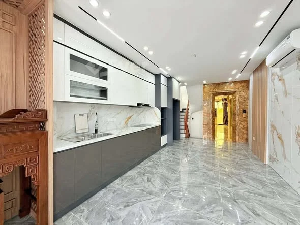 B.á.n nhà Vũ Tông Phan - Thanh Xuân, 6 tầng thang máy, ô tô vào nhà, kinh doanh sầm uất