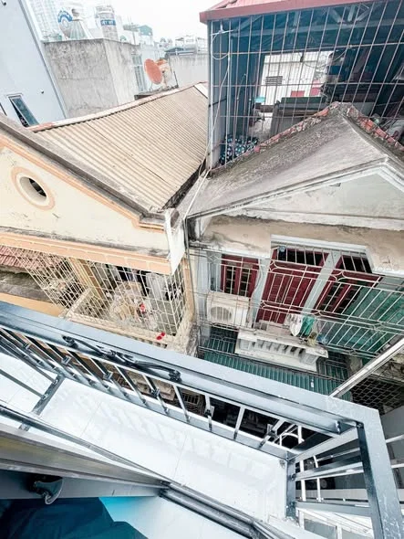 Bán tòa nhà CHDV Dịch Vọng Cầu GiấyBán CHDV 7 tầng, 25 phòng, DT 76,7m2, MT 5,02m, full nội thất.