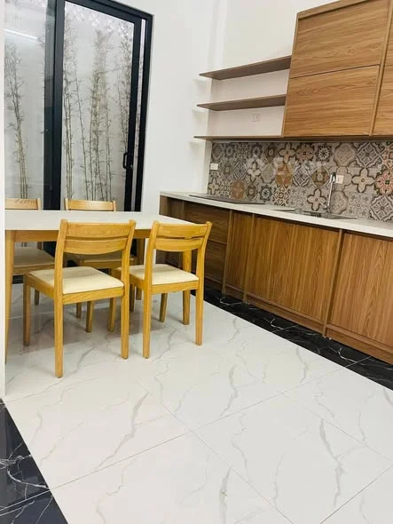 Xuân LaOTO ĐỖ CỬA - LÔ GÓC 3 THOÁNG 100M RA MẶT PHỐ - NỞ HẬU - GIÁ ĐẦU TƯ~ 55 m2 x 5 tầng