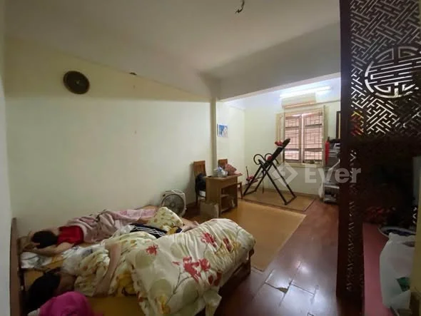 Bá.n nhanh cc đền lừ -lô góc 3 thoáng sáng view đẹp Diện tích 66m2 2pn 2vs chủ để lại đồ