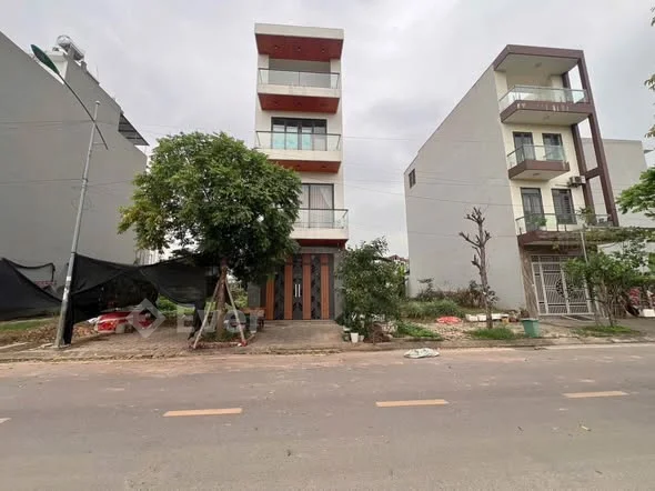 HÓT - RẺ NHẤT BÁCH VIỆT . Chỉ 3,x tỷ ( x mầm non ). Bán lô đất dãy LK 12 - KDT Bách Việt