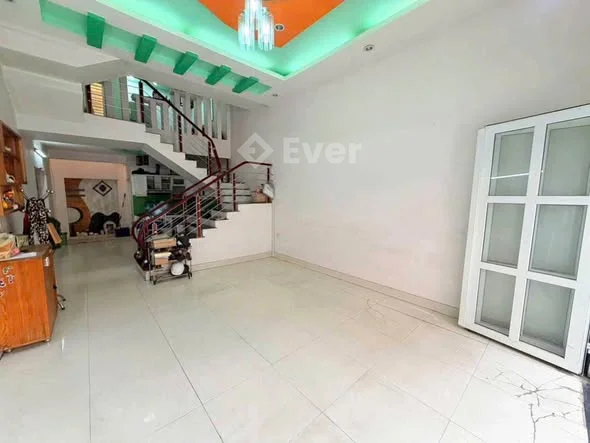 Bán nhà 3,5 tầng An Đà đỗ cửa ngõ 4m Diện tích: 60m2 ngang 4,5m Công năng: 3 phòng ngủ, 2wc