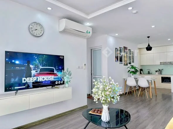 Cc gửi bán 3N Newlife toà B 102m2 Tầng trung Full nội thất sẵn sổ Giá 3,850 Lh : 0963823***