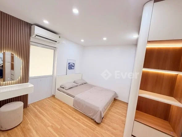 Nhà 2 mặt thoáng đầy đủ công năng tại Tập thể Quỳnh Mai