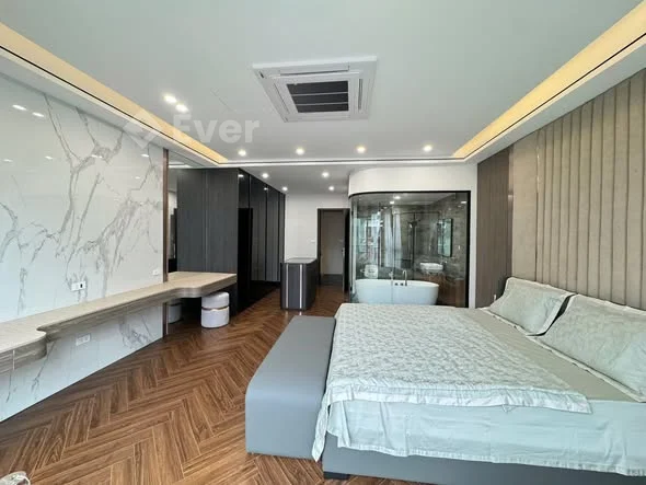 Bán căn nhà 7 tầng thang máy tại Nguyễn Văn Cừ, Long Biên