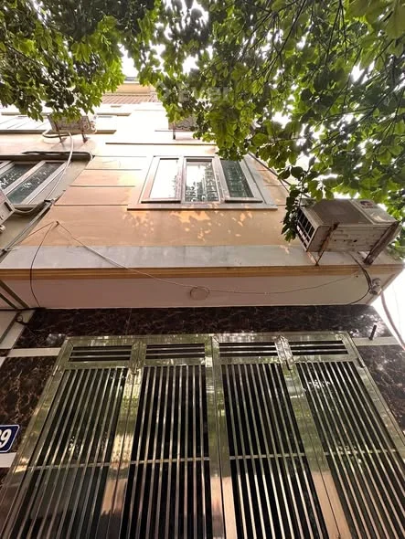 Cần bán nhà 5.65 tỷ LÔ GÓC - sổ 32m2 - ba gác đỗ cửa Phố Thanh Lân