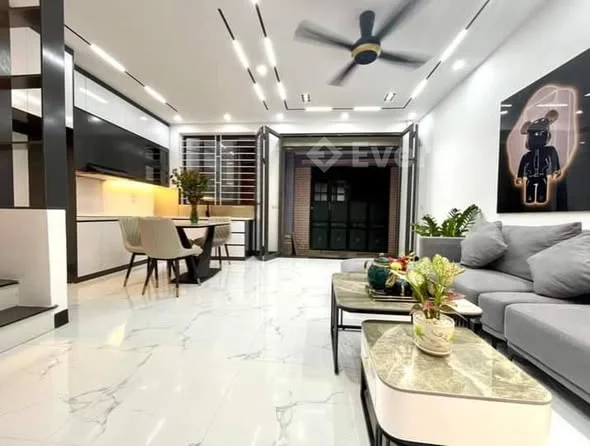 Nhà đẹp Cầu Diễn 35m2-5 tầng 4 Ngủ Full nội thất ở ngay. Chính chủ nhờ Cực Gấp.