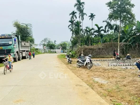 4 lô đất tại xóm cáp -cao dương- hoà bìnhĐường thể hiện dõ nét 3 ôtô ben chánh nhau - Thỏa thuận - 136m²