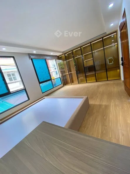 ĐƯỜNG TỰU LIỆT - NGAY GẦN LINH ĐÀM - KINH DOANH - LÔ GÓC - Ô TÔ TRÁNH NHAU