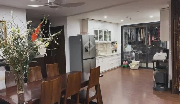 Chính chủ cần bán gấp căn trục 15 (131m ) Flc complexBác nào có nhu cầu chuyển đổi nhắn em ạ