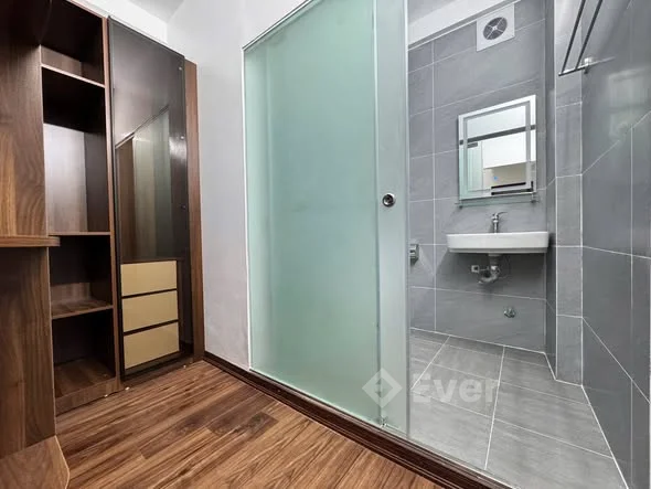 NHÀ NGỌC THUỴ, LONG BIÊN. GẦN CHỢ NGỌC THUỴDT 42m MT 3.2m - Thỏa thuận - 42m²