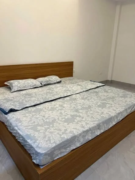 Bồ Đề – Long Biên | 7T Thang Máy | Ô Tô Đỗ Cửa 41.7m² – 7 tầng, mỗi tầng 1 phòng Full nội thất