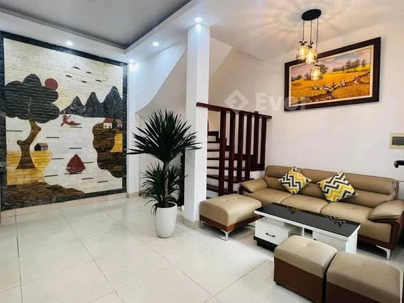 NHÀ TRẦN THÁI TÔNG – NGÕ Ô TÔ+ S = 35m2 x 6 tầng. + Gần Xuân Thủy – Cầu Giấy, khu VIP