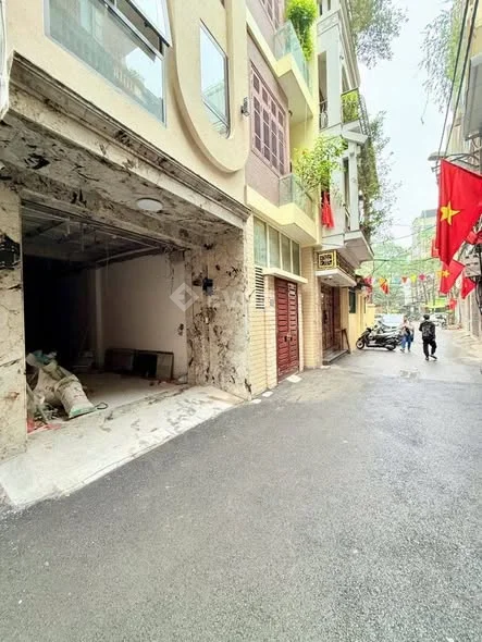 Phân lô Trung Kính – ô tô tránh, dừng đỗ thoải mái Trung tâm Trung Kính